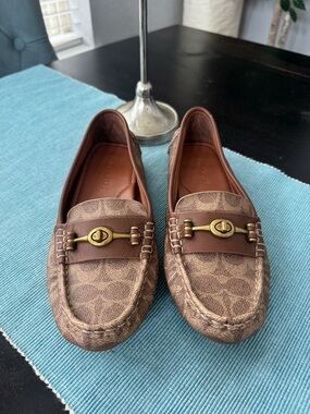Coach Crosby Driver Turnlock Flats in signature tan canvas 7.5